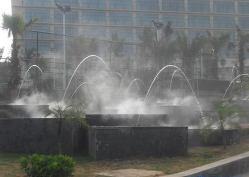 5002 فاصله 3 متری 8000 L / H نازل چشمه جت Laminar